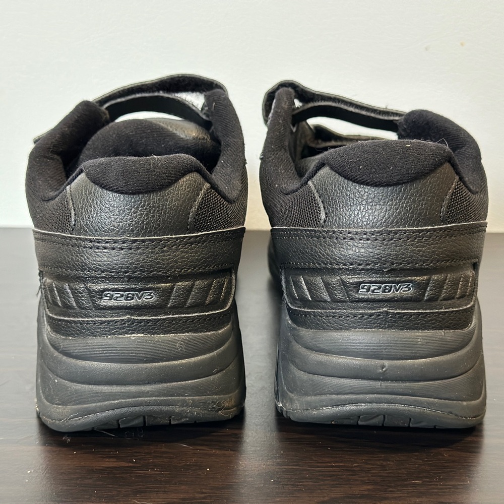 New Balance Seniors Black Shoes - Picture 2 of 3